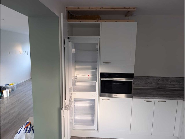 Keuken met whirlpool apparatuur - afbeelding 31 van  32