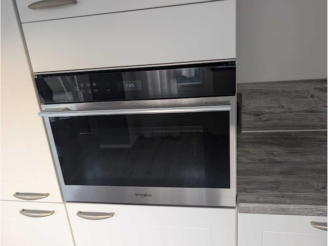 Keuken met whirlpool apparatuur - afbeelding 19 van  23