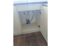 Keuken met whirlpool apparatuur - afbeelding 3 van  8