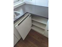 Keuken met whirlpool apparatuur - afbeelding 6 van  8