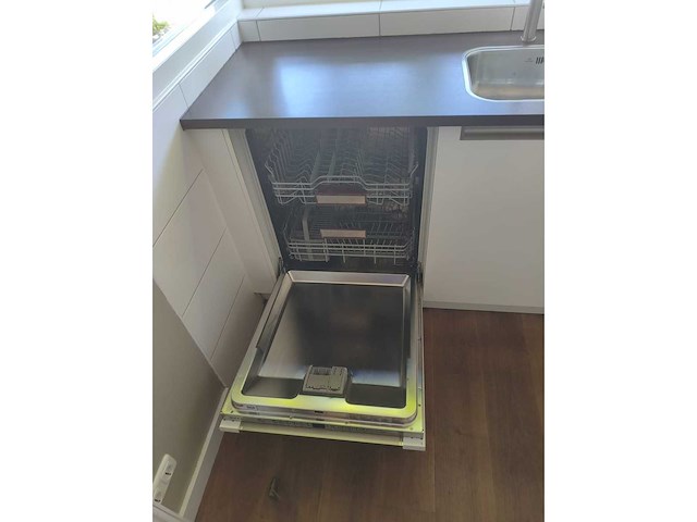 Keuken met whirlpool apparatuur - afbeelding 8 van  8