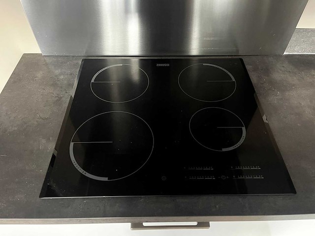 Keuken met zanussi apparatuur - afbeelding 2 van  15