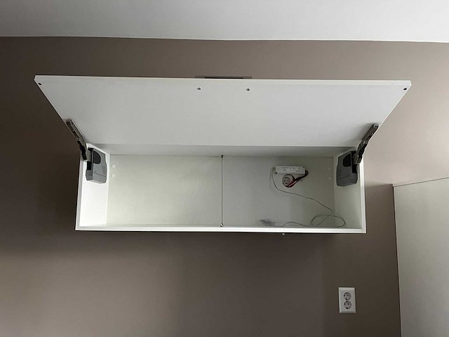 Keuken met zanussi apparatuur - afbeelding 6 van  15