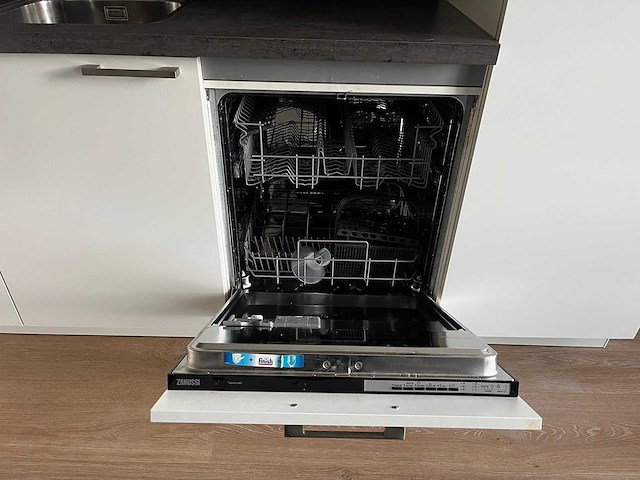 Keuken met zanussi apparatuur - afbeelding 11 van  15
