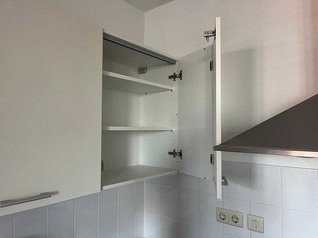 Keuken met zanussi apparatuur - afbeelding 2 van  20