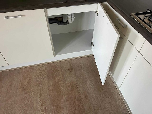 Keuken met zanussi apparatuur - afbeelding 4 van  20