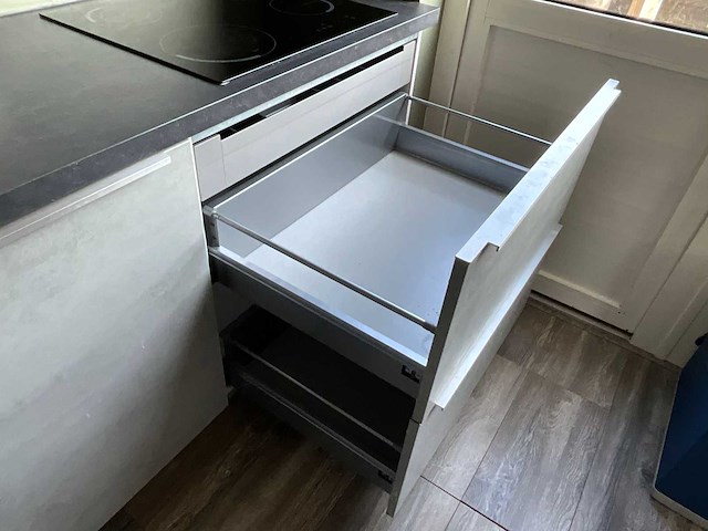 Keuken met zanussi apparatuur - afbeelding 24 van  35
