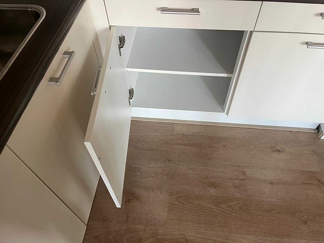 Keuken met zanussi apparatuur - afbeelding 12 van  20