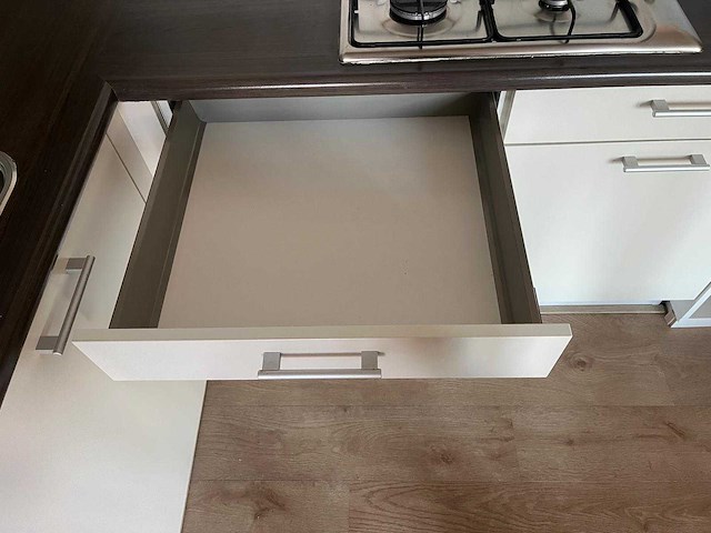 Keuken met zanussi apparatuur - afbeelding 16 van  20