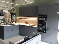 Keuken opstelling nolte in l -vorm met luxe inbouwapparatuur