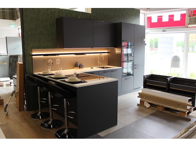 Keuken opstelling nolte in l -vorm met luxe inbouwapparatuur - afbeelding 5 van  12