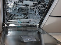 Keuken opstelling nolte met wand en eiland en inbouwapparatuur - afbeelding 12 van  12