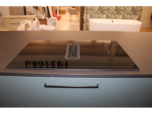 Keuken opstelling nolte met wand en eiland en luxe inbouwapparatuur - afbeelding 7 van  13