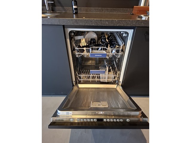 Keuken v.v. divers inbouwapparatuur - afbeelding 11 van  25