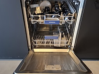 Keuken v.v. divers inbouwapparatuur - afbeelding 11 van  25