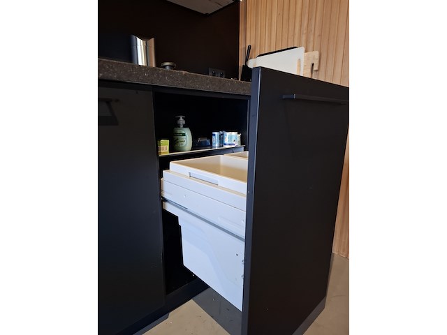 Keuken v.v. divers inbouwapparatuur - afbeelding 15 van  25