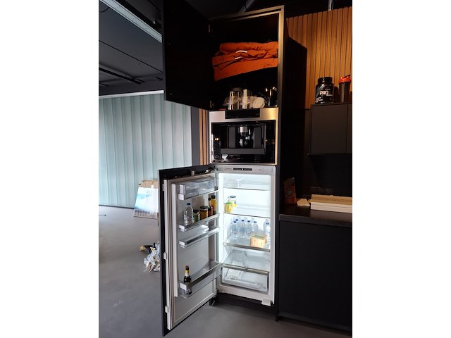 Keuken v.v. divers inbouwapparatuur - afbeelding 20 van  25