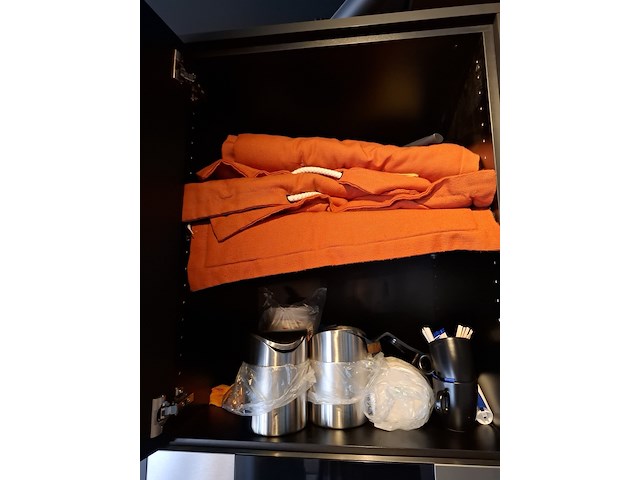 Keuken v.v. divers inbouwapparatuur - afbeelding 21 van  25