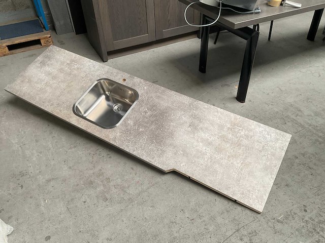 Keuken werkblad met rvs franke spoelbak 220x60 cm - afbeelding 4 van  4