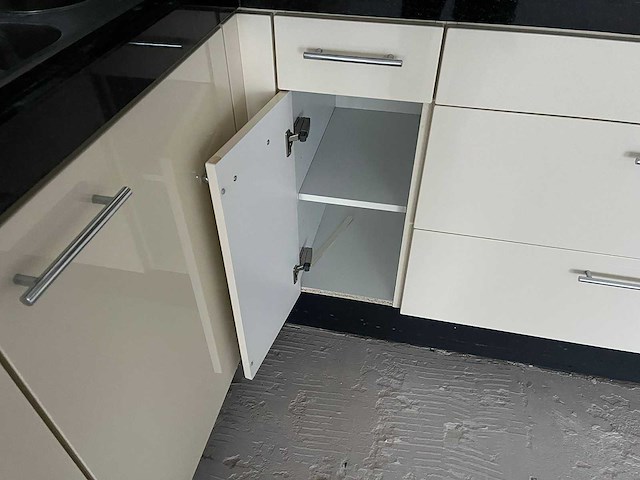 Keuken - afbeelding 12 van  28