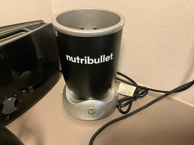 Keukenapparatuur en divers (3x) - afbeelding 11 van  17