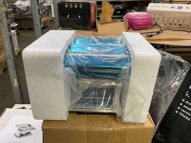 Keukenapparatuur en divers - afbeelding 3 van  7