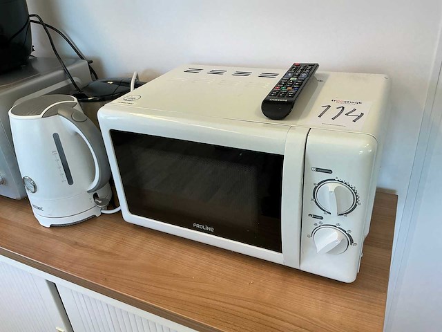 Keukenapparatuur en samsung televisie - afbeelding 5 van  7