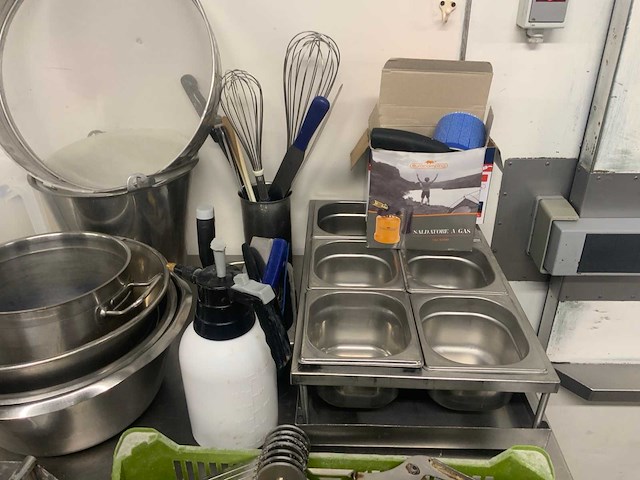 Keukenbenodigdheden - afbeelding 2 van  2