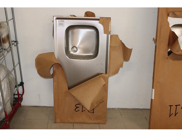 Keukenblad met gootsteen. afmeting 120 x 60 cm. - afbeelding 1 van  2