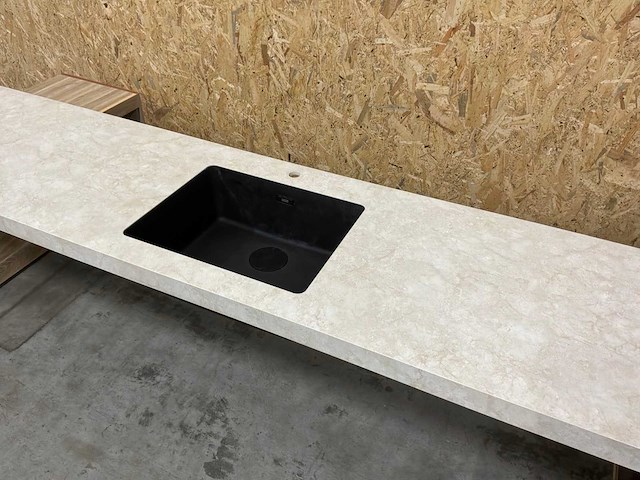 Keukenblad met spoelbak - afbeelding 1 van  15