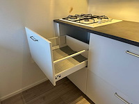 Keukenblok met kooktoestel en spoelbak - afbeelding 7 van  7