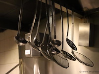 Keukengerei o.a. schuimspanen & soeplepels - afbeelding 1 van  2