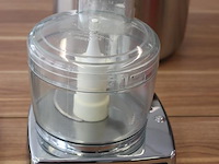 Keukenmachine magimix compact 3100 met diverse messen en hulpmiddelen. - afbeelding 2 van  3