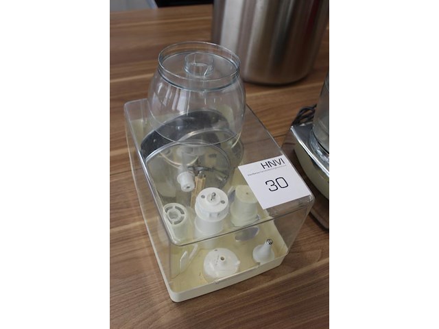 Keukenmachine magimix compact 3100 met diverse messen en hulpmiddelen. - afbeelding 3 van  3