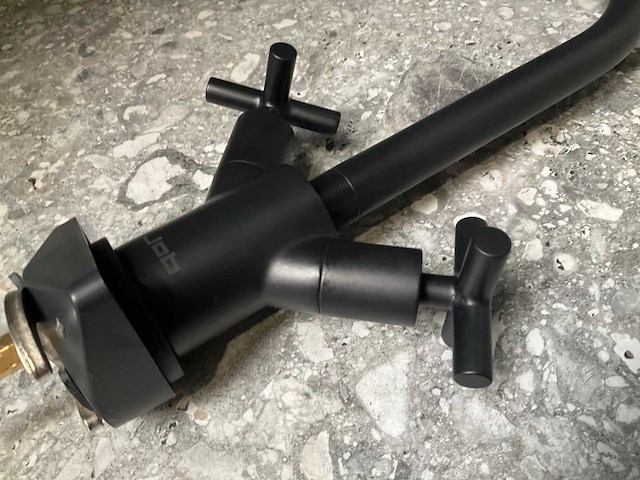 Keukenmengkraan mat black met kruisgreep - afbeelding 4 van  7