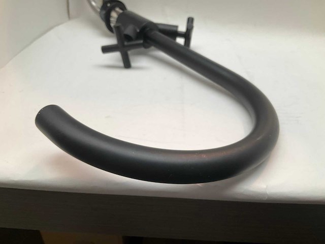 Keukenmengkraan mat zwart tweegreeps met draaibare uitloop - afbeelding 8 van  8