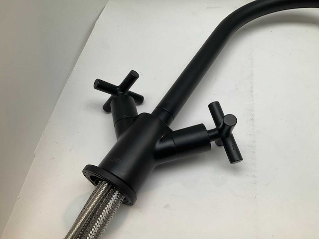 Keukenmengkraan mat zwart tweegreeps met draaibare uitloop - afbeelding 3 van  8