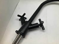 Keukenmengkraan mat zwart tweegreeps met draaibare uitloop - afbeelding 3 van  8