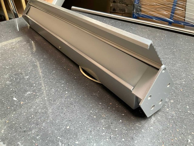 Keukenverlichting aluminium met draaibare lamp - afbeelding 4 van  8