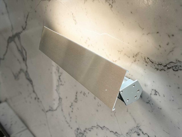 Keukenverlichting aluminium met draaibare lamp - afbeelding 1 van  8