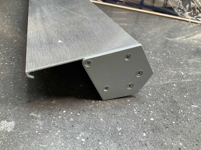 Keukenverlichting aluminium met draaibare lamp - afbeelding 3 van  8