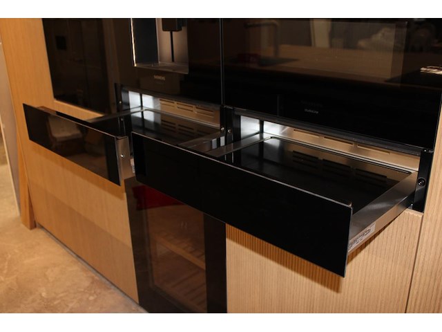 Keukenwandopstelling met luxe inbouwapparatuur. onderdeel van combinatiekavel c009 onderdeel van combinatiekavel combinatiekavel van keukenwandopstelling en keukeneiland met luxe inbouwapparatuur. kavels c008 en c009 - afbeelding 6 van  16