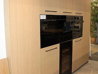 Keukenwandopstelling met luxe inbouwapparatuur. onderdeel van combinatiekavel c009 onderdeel van combinatiekavel combinatiekavel van keukenwandopstelling en keukeneiland met luxe inbouwapparatuur. kavels c008 en c009 - afbeelding 9 van  16