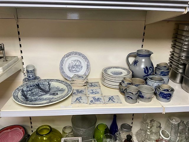 Keulse potten en decoratieborden (52x) - afbeelding 2 van  6