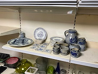 Keulse potten en decoratieborden (52x) - afbeelding 1 van  4