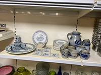 Keulse potten en decoratieborden (52x) - afbeelding 1 van  4