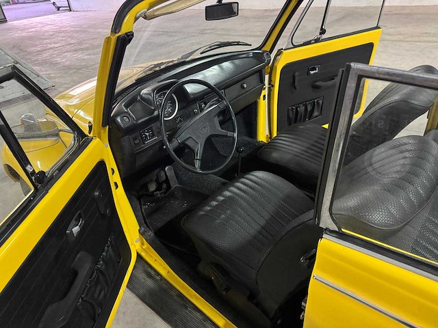 Kever - cabriolet - oldtimer - afbeelding 17 van  18