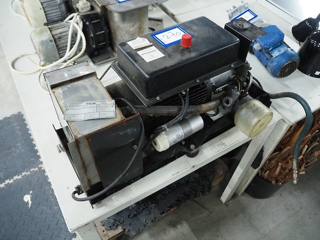 K.e.w. - afbeelding 1 van  6