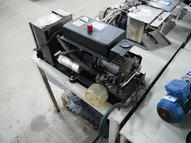 K.e.w. - afbeelding 2 van  6