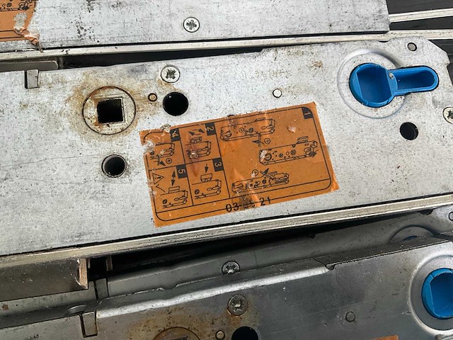 Kfv - skg *.* 710321 - meerpuntsluiting met rolnok - deurbeslag (17x) - afbeelding 6 van  7